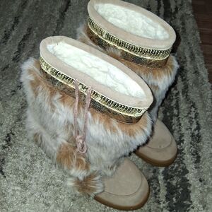 Faux Fur Trimmed Tan Winter Boots